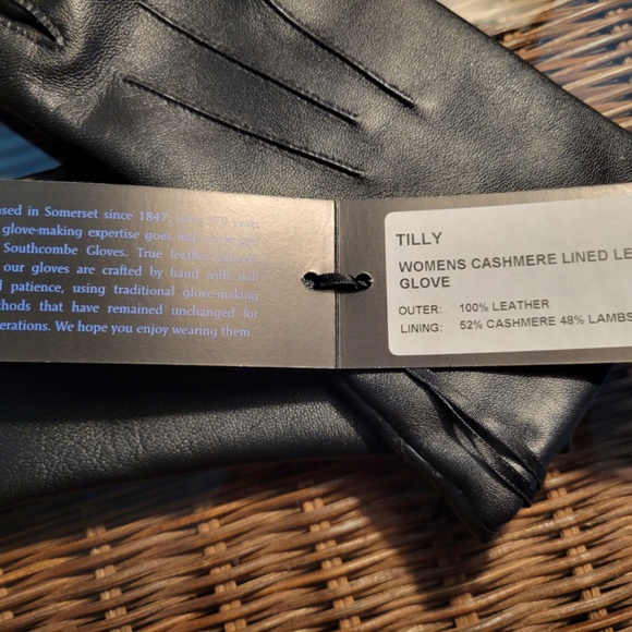 Black Leather, Cashmere lined gloves, size M, New. - Picture 3 of 4
